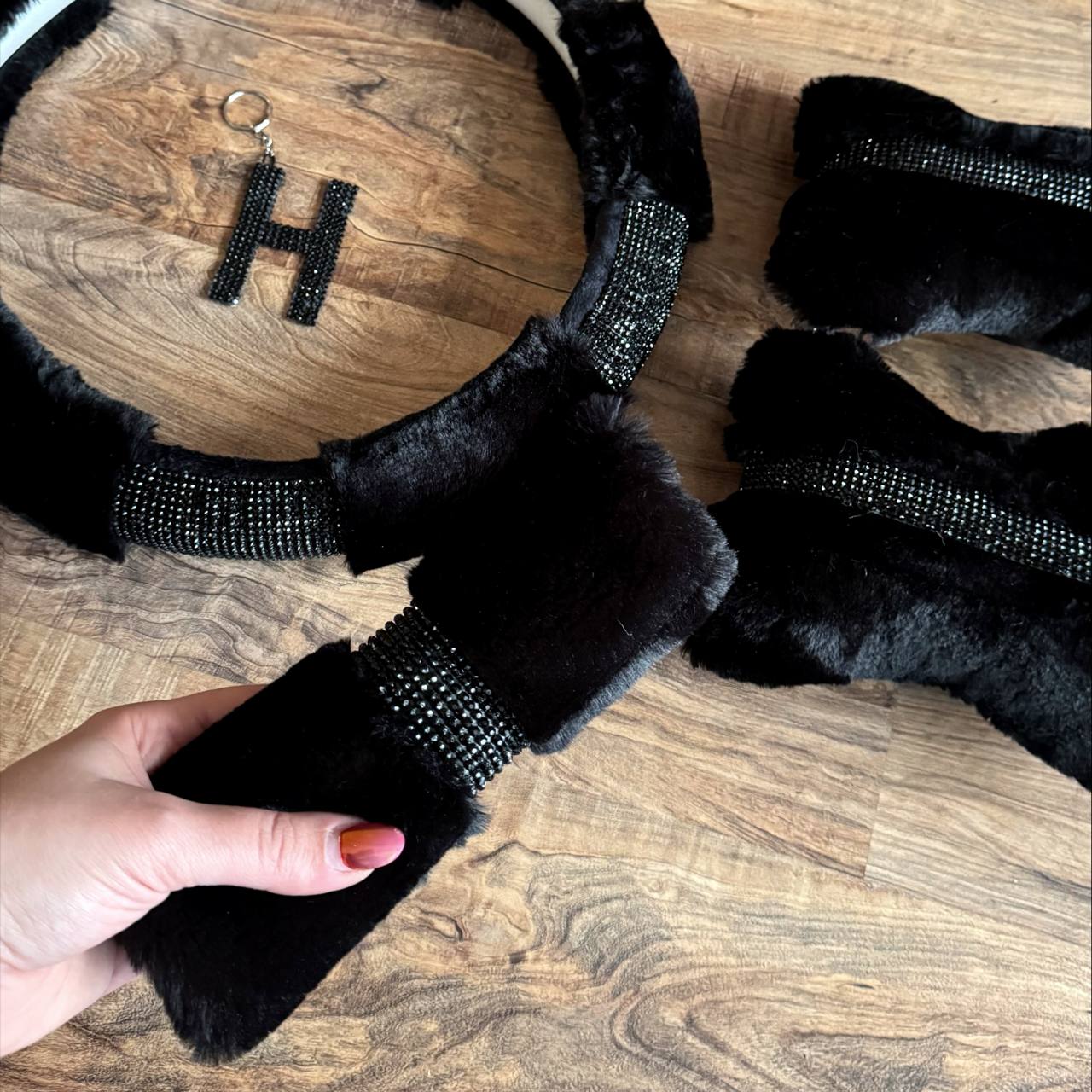 ست 10 تکه دیاموند نگین مشکی و خز مشکی - Image 11